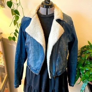 Jean jacket w/ Sherpa lined lapel